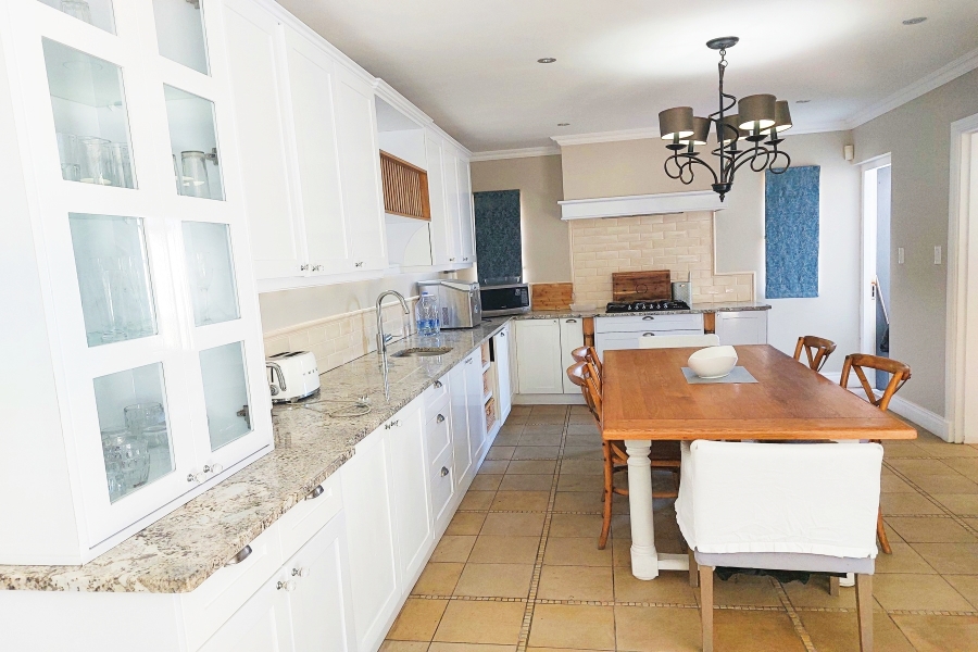 6 Bedroom Property for Sale in Myoli Beach Western Cape